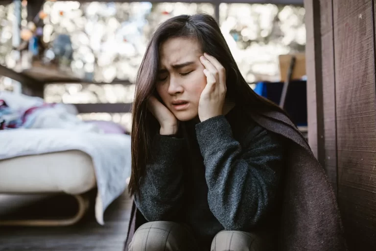 Overcoming Overthinking in Relationships: Expert Advice